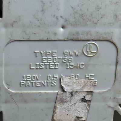 LOT 146D: Whirlwind Lasko & Honehywell Small Electric Fans