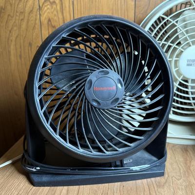 LOT 146D: Whirlwind Lasko & Honehywell Small Electric Fans