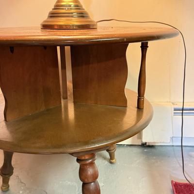 LOT 147B: Vintage Colonial Furniture by Baumritter Lazy Susan Rotating Table w/ Working Brass Lamp