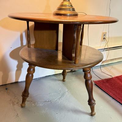 LOT 147B: Vintage Colonial Furniture by Baumritter Lazy Susan Rotating Table w/ Working Brass Lamp