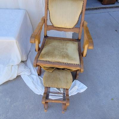 Sale Photo Thumbnail #35: Nailheads with original fabric, complete and in very fine shape, collectors piece of great value.