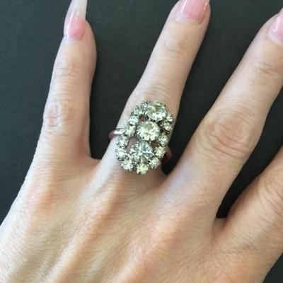 Beautiful, vintage, rhinestone adjustable ring