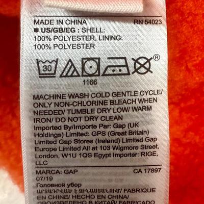 Sale Photo Thumbnail #114: Sold by the Gap. 100% polyester. Great, near-new condition.