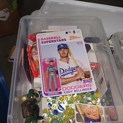 Sale Photo Thumbnail #244: Vintage baseball cards and marbles lot. Some packs are unopened

Receive all items pictured