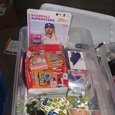 Sale Photo Thumbnail #246: Vintage baseball cards and marbles lot. Some packs are unopened

Receive all items pictured