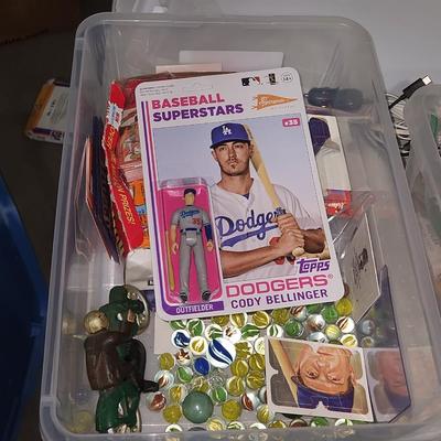 Sale Photo Thumbnail #245: Vintage baseball cards and marbles lot. Some packs are unopened

Receive all items pictured