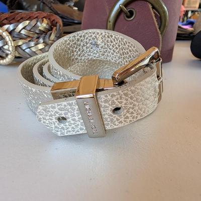 Ladies' belts