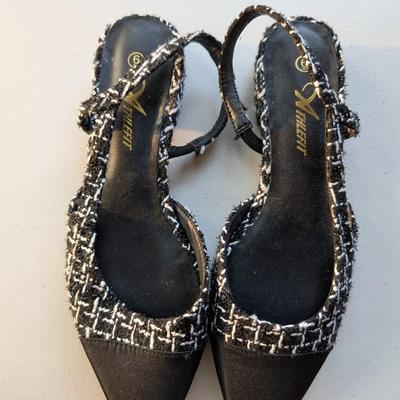 Ladies' shoes