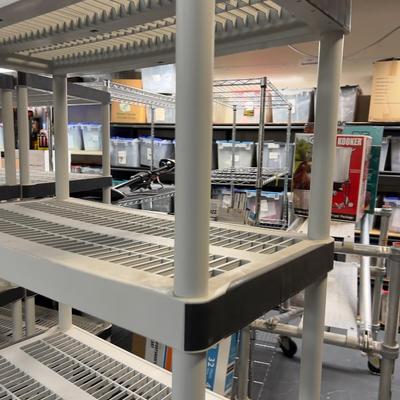 1 Plastic Shelving Unit