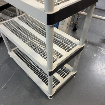 1 Plastic Shelving Unit
