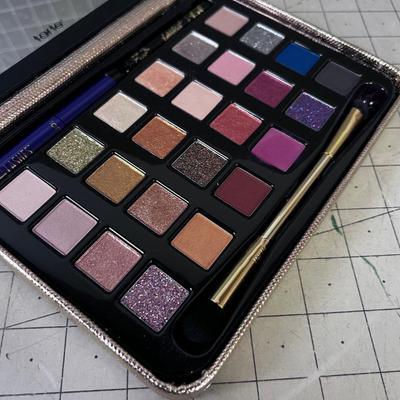 Tarte Winter Wonderglam Luxe Eye Palette Holiday Edition New Without Box