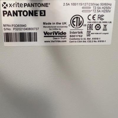 X-rite PANTONE 3 Light Booth Like New