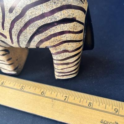 Sale Photo Thumbnail #211: These are too neat!  The center giraffe doesn't stand as well as the rest.