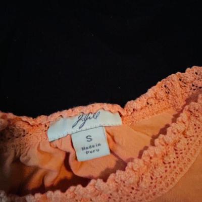 PETITE SOPHISTICATE & COLDWATER CREEK LADIES SIZE SMALL CASUAL SHIRTS
