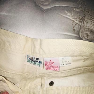 LADIES SHORTS PETITE SIZE 8 SMALL