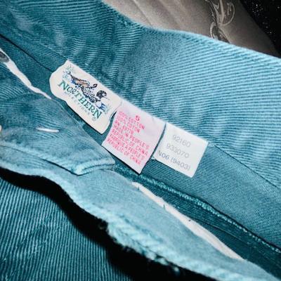 LADIES SHORTS PETITE SIZE 8 SMALL