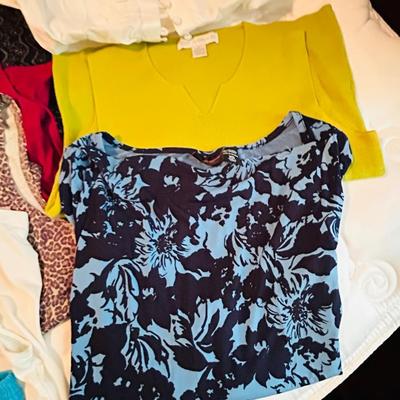 WOMENS TOPS SMALL PETITE SIZES
