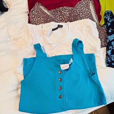 WOMENS TOPS SMALL PETITE SIZES