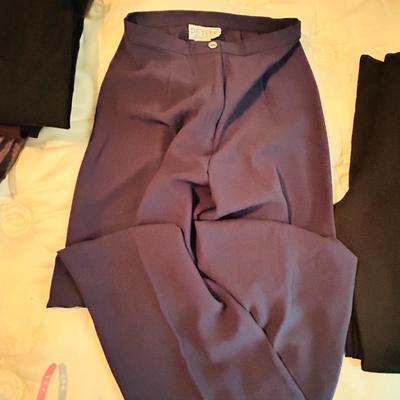 WOMENS DRESS BARN SLACKS AND A PAIR OF CORDUROY PANTS (6-8)