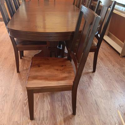 NICE QUALITY DOUBLE PEDESTAL DINING TABLE WITH 8 CHAIRS AND 1 LEAF