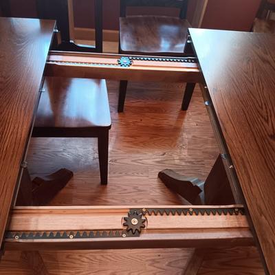 NICE QUALITY DOUBLE PEDESTAL DINING TABLE WITH 8 CHAIRS AND 1 LEAF