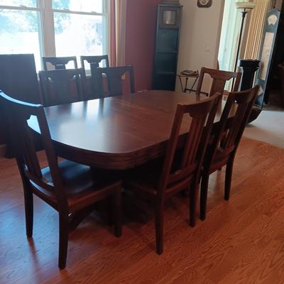 NICE QUALITY DOUBLE PEDESTAL DINING TABLE WITH 8 CHAIRS AND 1 LEAF