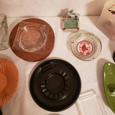 Vintage Ash Trays and Matches (B2-KD)