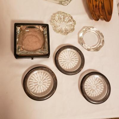 Vintage Ash Trays and Matches (B2-KD)