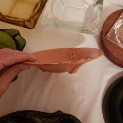 Vintage Ash Trays and Matches (B2-KD)