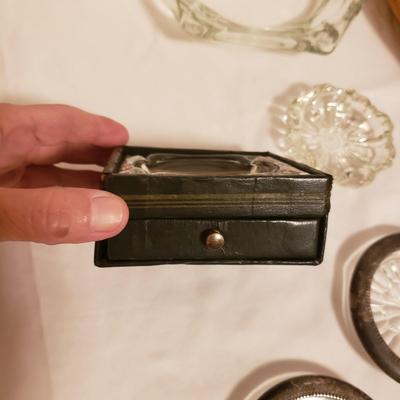 Vintage Ash Trays and Matches (B2-KD)