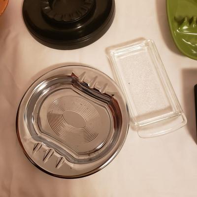 Vintage Ash Trays and Matches (B2-KD)