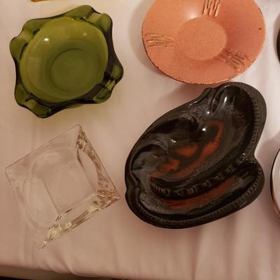 Vintage Ash Trays and Matches (B2-KD)