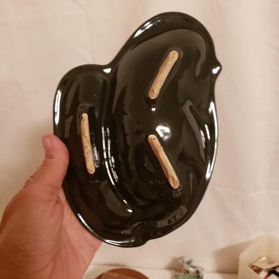 Vintage Ash Trays and Matches (B2-KD)