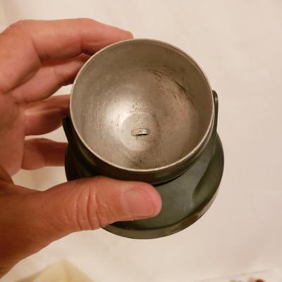 Vintage Ash Trays and Matches (B2-KD)