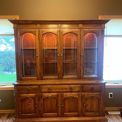 Solid Oak China Hutch & Buffet – Glass Display, Lined Drawer – Excellent Condition