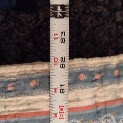 Arch Quilt with Two Shams- Approx 82" x 81"