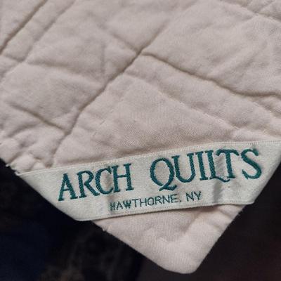 Arch Quilt with Two Shams- Approx 82" x 81"