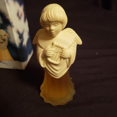 Avon Perfume Bottles & More (LR-KD)