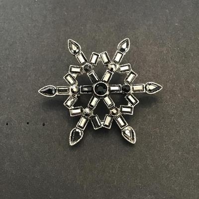 Beautiful, silver tone brooch with AB, rhinestones