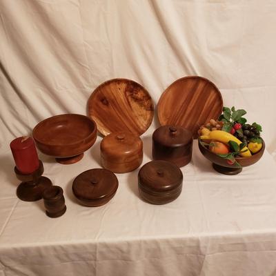 Turned Bowls w/Lids and More Wooden Decor (LR-KD)