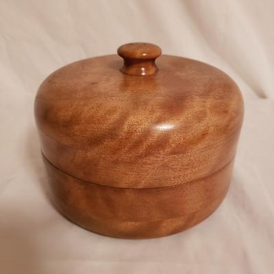 Turned Bowls w/Lids and More Wooden Decor (LR-KD)