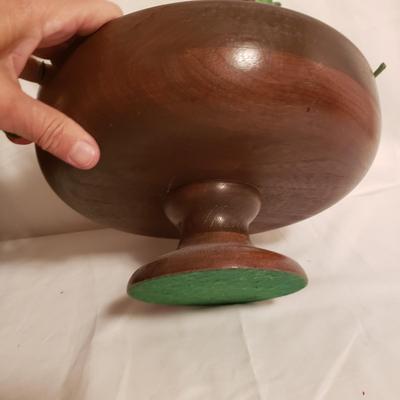 Turned Bowls w/Lids and More Wooden Decor (LR-KD)
