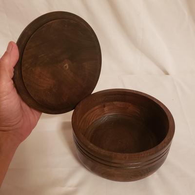 Turned Bowls w/Lids and More Wooden Decor (LR-KD)