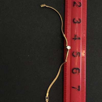 Very nice vintage gold tone Avon bracelet with rhinestone