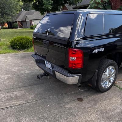 2012 Chevrolet 4x4 Truck w/campershell