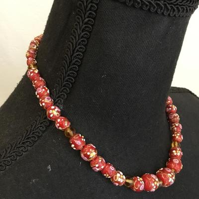Very beautiful vintage beaded necklace unique