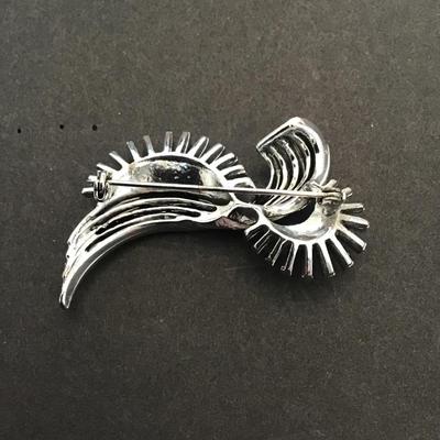 Vintage SilverTone Brooch with clear rhinestones
