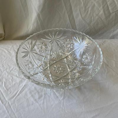 Sale Photo Thumbnail #200: Anchor Hocking 10" Glass Bowl