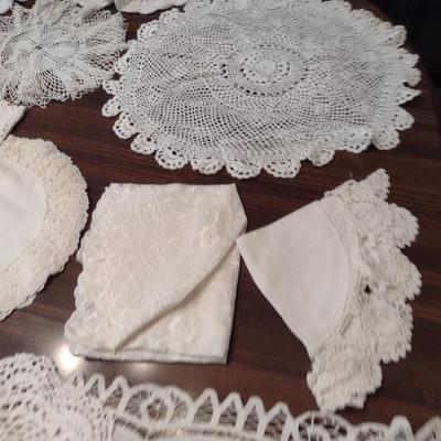 Collection of Needlework Table Linens- Doilies, Runners, etc.