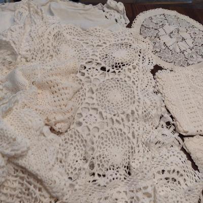 Collection of Needlework Table Linens- Doilies, Runners, etc.